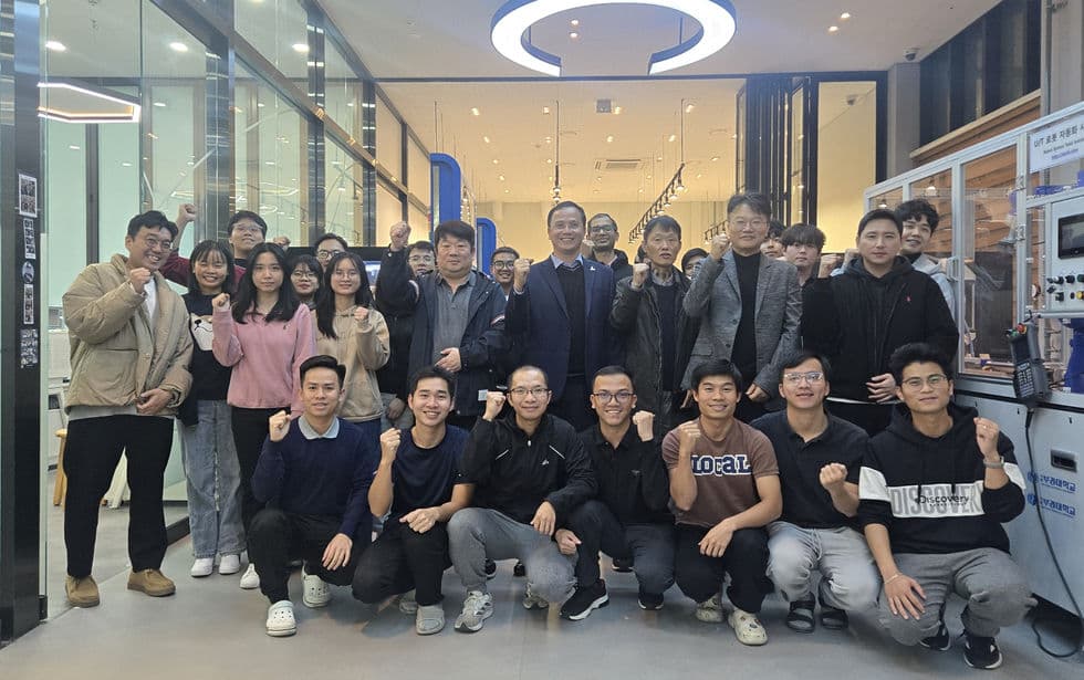 Visit of Professor Le Van Sy from Petrovietnam University